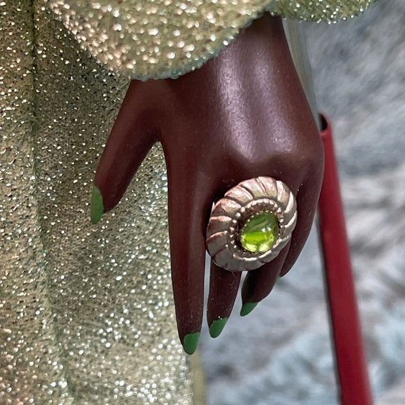 Sass n Class ANNIE LEE “Gorgeous in Green” 17.5” Doll NEW - Picture 6 of 7